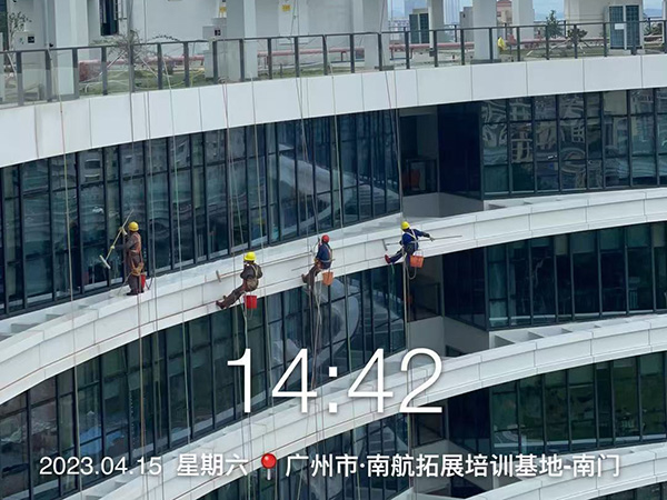高空作業(yè)安全為先，專業(yè)操作確保無憂